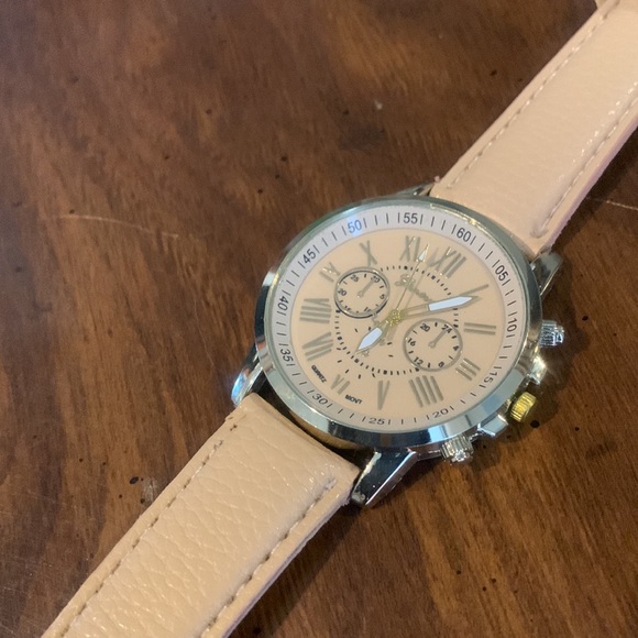 Faux Leather Geneva Gold Watch - Picture 2 of 2